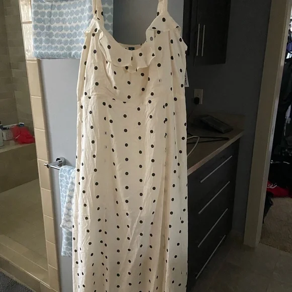 Old Navy NWT Size XL Polka Dot Maxi Dress